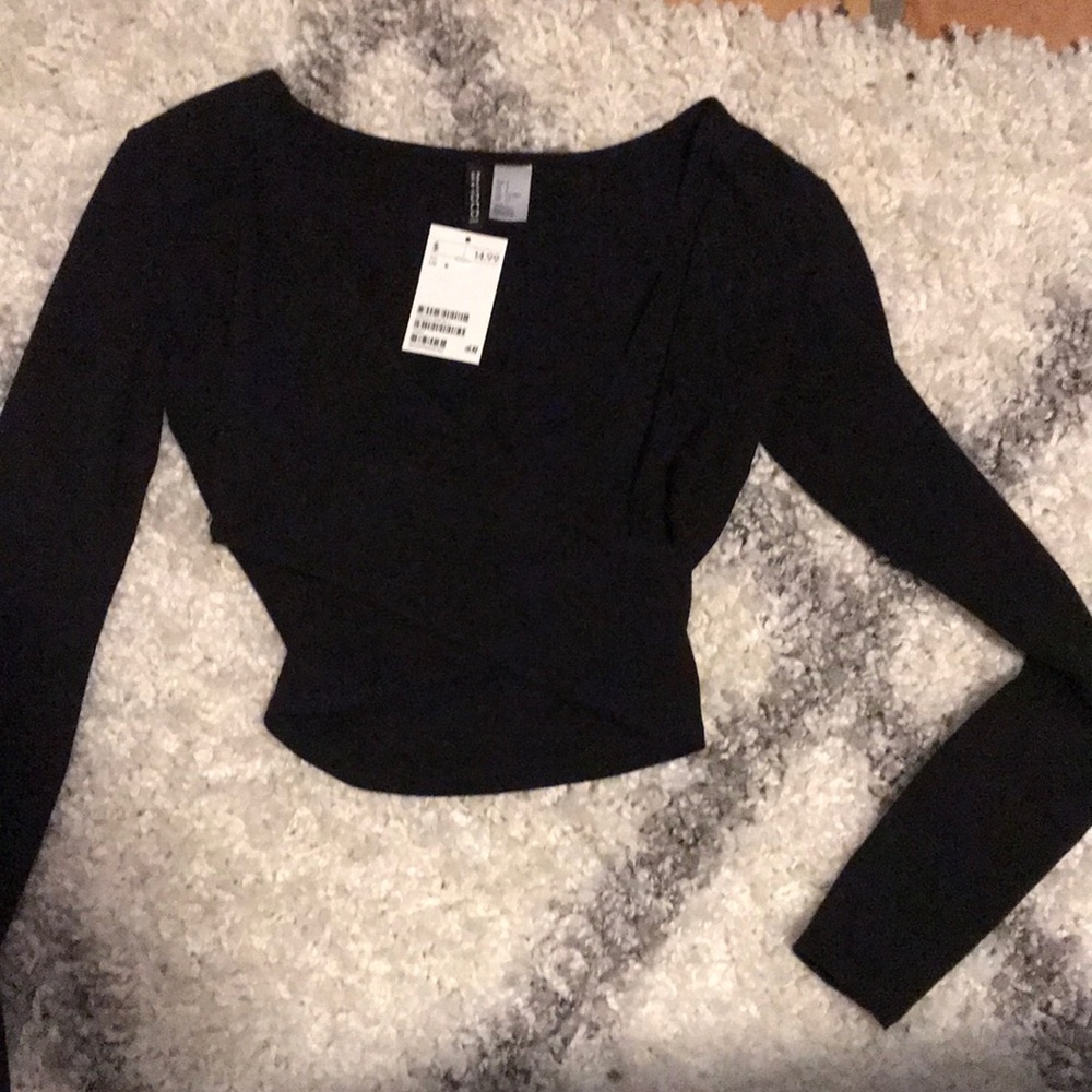 Super low V cross front long sleeve crop top